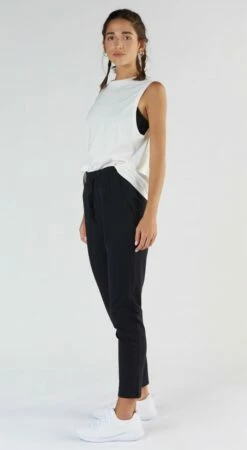 Active Tanktop Aus Bio-Baumwolle & Modal - White -Grundstoff Verkaufsladen 1211 02 Damen Sporttop lockere Passform Biobaumwolle Tencel oekologisch nachhaltig fair produziert 1280x1280