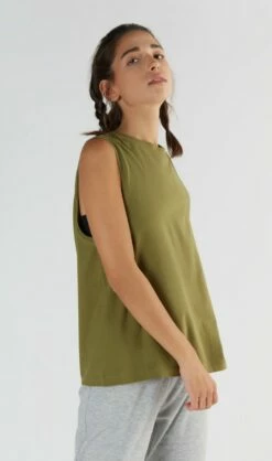 Active Tanktop Aus Bio-Baumwolle & Modal - Olive 10 Active Tanktop Aus Bio-Baumwolle & Modal - Olive -Grundstoff Verkaufsladen 1211 13 Top Oberteil Baumwolle Tencel Lyocell fair trade vegan sportlich lockere Passform 1280x1280