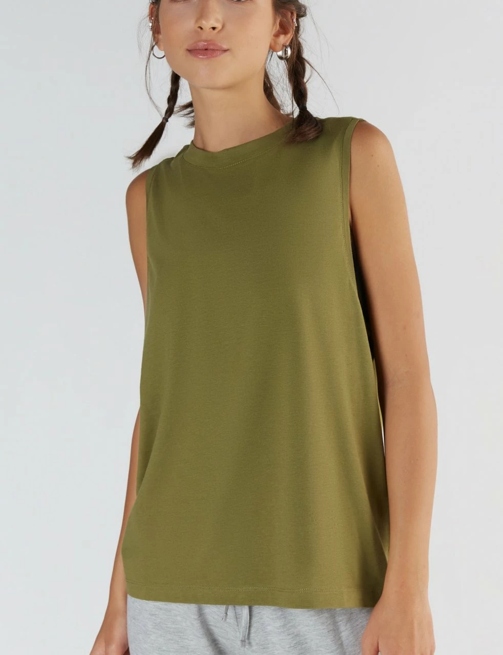 Active Tanktop Aus Bio-Baumwolle & Modal - Olive 3 Active Tanktop Aus Bio-Baumwolle & Modal - Olive