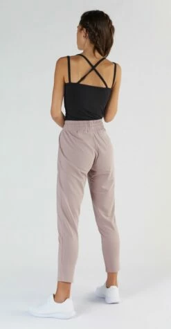 Active Spaghetti Top Aus Micromodal - Black -Grundstoff Verkaufsladen 1212 01 oekologisch nachhaltiges Sporttop eng anliegend Rueckansicht 4 Spaghettitraeger 1280x1280