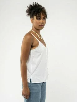 Mela Fairtrade Träger-Top Mohini Aus Bio-Baumwolle - Weiß -Grundstoff Verkaufsladen 151 103 wht mohini 02 nachhaltiges Top mit dezenten Seitenschlitzen aus leichtem Poplin Stoff aus reiner Bio Baumwolle weiss 1280x1280