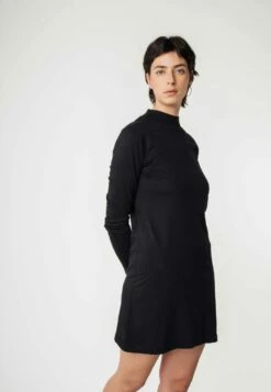 Mela Fairtrade Jerseykleid Janani Aus Bio-Baumwolle - Schwarz 11 Mela Fairtrade Jerseykleid Janani Aus Bio-Baumwolle - Schwarz -Grundstoff Verkaufsladen 152 500 Janani bla oekofaires Kleid aus Fairtrade Bio Baumwolle Jerseystoff schwarz vegan und GOTS zertifiziert 1280x1280