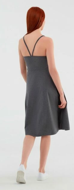 Spaghettiträger-Kleid Aus Bio-Baumwolle - Anthrazit-melange -Grundstoff Verkaufsladen 1734 03 Albero Jersey Kleid Eingrifftaschen schmale Traeger Model Rueckansicht Fair Trade 1280x1280