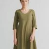3/4 Arm Kleid Aus Bio-Baumwolle - Oliv 1 3/4 Arm Kleid Aus Bio-Baumwolle - Oliv -Grundstoff Verkaufsladen 1737 041 2 veganes Kleid aus weichem Jersey mit Seitentaschen im Rock oliv 1280x1280
