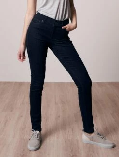 Light Jeans Aus Bio-Baumwolle - Dark Denim -Grundstoff Verkaufsladen 887fn oekofaire Jeans mid waist slim fit super elastisch dank Bio Baumwolle mit Elastan vegan 1280x1280