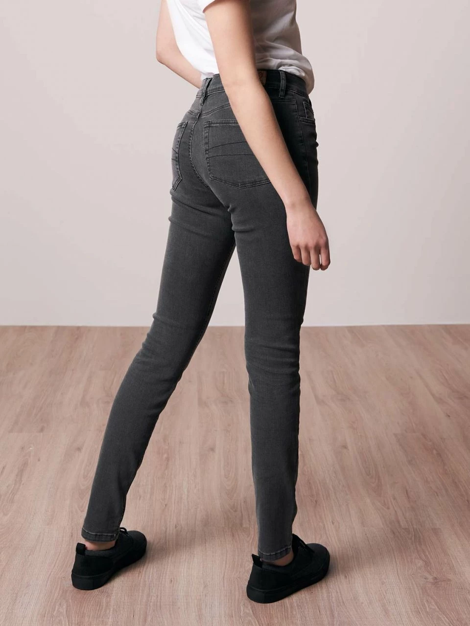 Light Jeans Aus Bio-Baumwolle - Grau 9 Light Jeans Aus Bio-Baumwolle - Grau – Bild 7