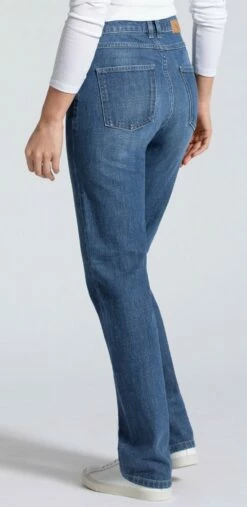 Fin:na - Straight Cut Jeans Aus Bio-Baumwolle - Medium Blue -Grundstoff Verkaufsladen 99103 026 medium blue Finna Feuervogl High Waist Jeans StraightFit 5 Pocket Model hinten schadstoffarm biologisch 1280x1280
