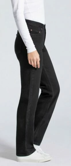 Fin:na - Straight Cut Jeans Aus Bio-Baumwolle - Black -Grundstoff Verkaufsladen 99103 099 black Finna Feuervogl High Waist Jeans Denim Bio Qualitaet Damenmodel side Fair Fashion umweltschonend 1280x1280