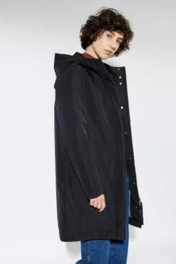 Ariza - Winterparka Aus Bio-Baumwolle & Recyceltem Nylon - Black -Grundstoff Verkaufsladen Ariza black schwarzer Wintermantel Damen nachhaltig fair produziert LangerChen 1280x1280