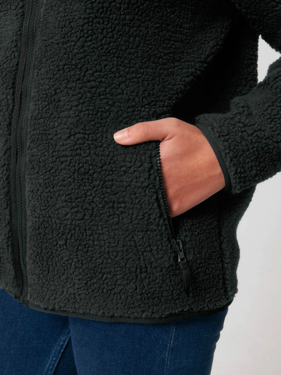 Unisex Sherpa-Jacke Aus Recyceltem Polyester - Black 9 Unisex Sherpa-Jacke Aus Recyceltem Polyester - Black – Bild 7