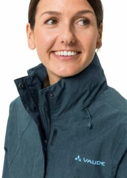 VAUDE Damen Jacke Rosemoor Jacket II - Dark Sea -Grundstoff Verkaufsladen Detail Stehkragen Reissverschluss Flap 43066 179 1280x1280