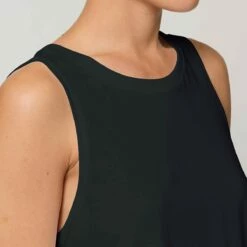 Kurzes Tank-Top Aus Bio-Baumwolle - Black 11 Kurzes Tank-Top Aus Bio-Baumwolle - Black -Grundstoff Verkaufsladen GSTTW038 002 Frauen Oberteil ohne Aermel Rippbuendchen rundhals vegan bio 1280x1280