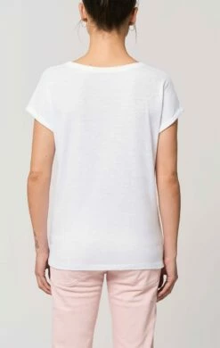 Slub T-Shirt Aus Bio-Baumwolle - White -Grundstoff Verkaufsladen GSTTW112 001 Shirt weiss Rueckanischt Frauenmodel Bio Baumwolle fair share vegan 1280x1280