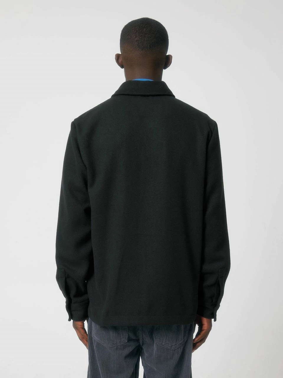 Unisex Twill Overshirt Aus Recyceltem Polyester - Black 8 Unisex Twill Overshirt Aus Recyceltem Polyester - Black – Bild 6