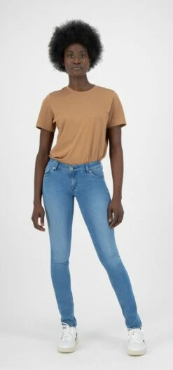 Skinny Fit Jeans Lilly - Pure Blue -Grundstoff Verkaufsladen MUD Lilly Pure Blue Skinny Lilly Jeans Woman mittelhoher Bund recycelte Baumwolle Bio 1280x1280