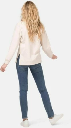 Regular Fit Jeans Swan - Authentic Indigo -Grundstoff Verkaufsladen MUD Swan Authentic Indigo Regular Jeans Damen Model Back nachhaltig Oeko Fair Bio 1280x1280