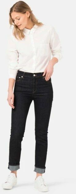 Regular Fit Jeans Swan - Strong Blue -Grundstoff Verkaufsladen MUD Swan Strong Blue Regular schmale Jeans Frauen Model Front umweltbewusste Herstellung 1280x1280