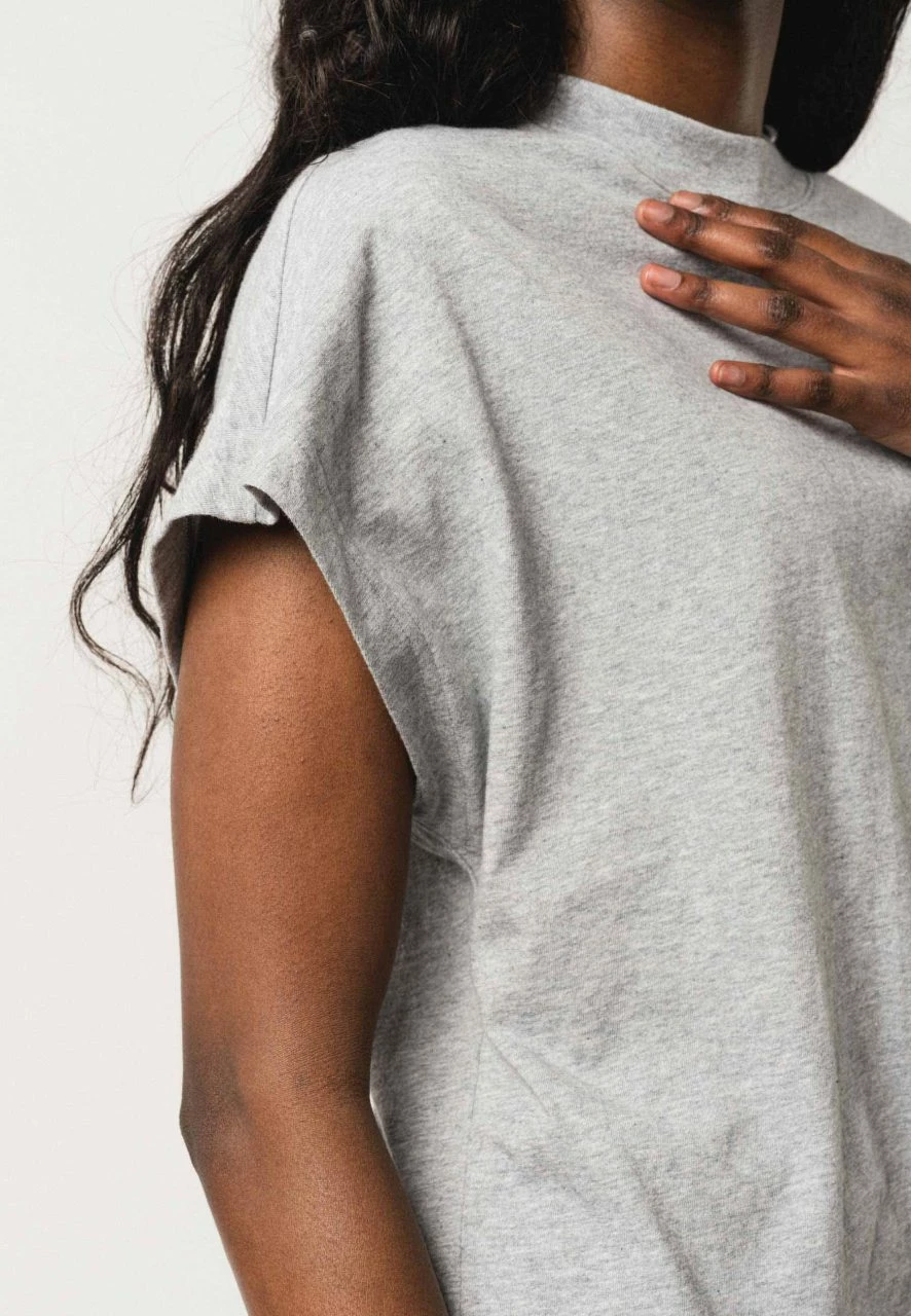 Fairtrade T-Shirt Madhu Aus Bio-Baumwolle - Grau-melange 6 Fairtrade T-Shirt Madhu Aus Bio-Baumwolle - Grau-melange – Bild 4