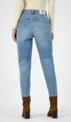 Mom Fit Jeans Mams Stretch - Old Stone -Grundstoff Verkaufsladen Mams Stretch old stone vegane Jeans Bio Baumwolle recycelte Baumwolle high waist locker geschnitten knoechelfrei nachhaltig oekofair 1280x1280
