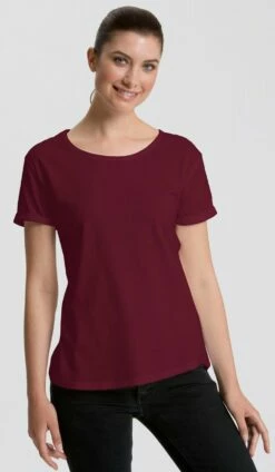 Neutral Roll Up Sleeve T-Shirt Aus Fairtrade Bio-Baumwolle - Bordeaux -Grundstoff Verkaufsladen O80012 Bordeaux Rolled Up Sleeve Damen Oberteil Model umweltfreundlich 1280x1280