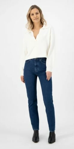 Straight Fit Jeans Piper - Stone Indigo -Grundstoff Verkaufsladen Piper Stone Indigo Jeans klassischer Schnitt hohe Leibhoehe ressourcenschonend recycelte Baumwolle oekofair 1280x1280