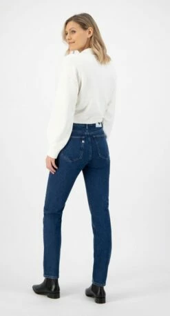 Straight Fit Jeans Piper - Stone Indigo -Grundstoff Verkaufsladen Piper Stone Indigo klassische Damen Jeans high waist dunkelblau umweltschonend Bio baumwolle recycelter Baumwolle fair produziert 1280x1280