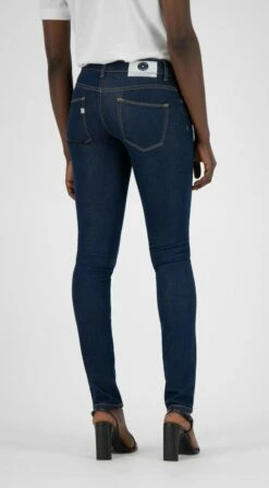 Skinny Fit Jeans Lilly - Strong Blue -Grundstoff Verkaufsladen Skinny Fit Jeans MUD strong blue fair R ckansicht 1280x1280