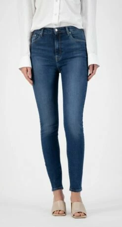 Skinny Fit Jeans Sky Rise - Pure Blue -Grundstoff Verkaufsladen Sky Rise pure blue Skinny fit jeans high waist fair trade Biobaumwolle ressourcenschonend recycelte BaumwolleJPpTsa6kgJLWC 1280x1280