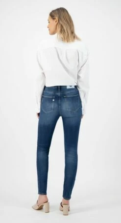 Skinny Fit Jeans Sky Rise - Pure Blue -Grundstoff Verkaufsladen Sky Rise pure blue enge Jeans hohe Leibh he nachhaltig fair produziert Biobaumwolle versandkostenfrei Online ShopYh2pCOS6YMG3K 1280x1280
