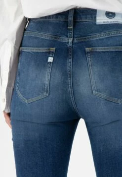 Skinny Fit Jeans Sky Rise - Pure Blue -Grundstoff Verkaufsladen Sky Rise pure blue vegane Skinny fit Jeans nachhaltiger Bio Baumwolle aufgedrucktes Lable vegan fair 1280x1280