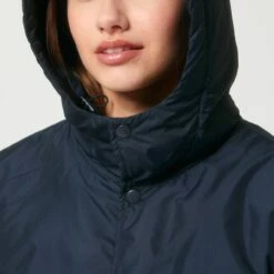 Unisex Padded Parka Aus Recyceltem Polyester - French Navy -Grundstoff Verkaufsladen Stehkragen mit Knopfleiste U841 727 1280x1280