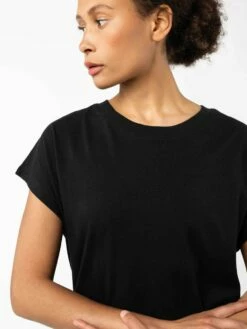 Mela Fairtrade Jersey-Kleid Sunea Aus Bio-Baumwolle - Schwarz -Grundstoff Verkaufsladen Sunea black sommerliches jerseykleid fairtrade fledermausaermel t shirt kleid schwarz 1280x1280