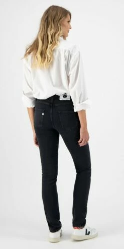 Regular Fit Jeans Swan - Stone Black 10 Regular Fit Jeans Swan - Stone Black -Grundstoff Verkaufsladen Swan sblack Frauen Jeans faire Bedingungen ressourcenschonend model back 1280x1280