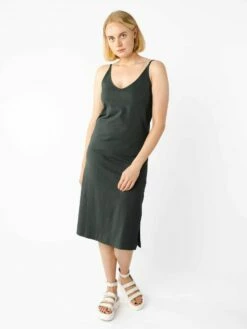 Mela Fairtrade Trägerkleid Sadhana Aus Bio-Baumwolle - Dunkelgrün 10 Mela Fairtrade Trägerkleid Sadhana Aus Bio-Baumwolle - Dunkelgrün -Grundstoff Verkaufsladen Traegerkleid V Ausschnitt oekofair Sadhana dagr 1280x1280