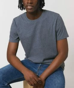 Unisex T-Shirt Aus Bio-Baumwolle & Recycelter Baumwolle - Re-navy -Grundstoff Verkaufsladen U787 601 gerade geschnittenes T Shirt aus mitteldickem Jersey Stoff aus Schnittabfaellen und Bio Baumwolle nachhaltige Mode 1280x1280