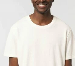 Unisex T-Shirt Aus Bio-Baumwolle & Recycelter Baumwolle - Re-white -Grundstoff Verkaufsladen U787 602 nachhaltiges T Shirt aus Bio und recycelter Baumwolle Unisex Detail Rundhalsausschnitt 1280x1280