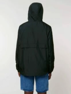 Unisex Pull-Over Jacke Aus Recyceltem Polyester - Black -Grundstoff Verkaufsladen U834 002 6 Rueckansicht Windbreaker zum ueberziehen aus recycelten PET Flaschen umweltschonend vegan 1280x1280