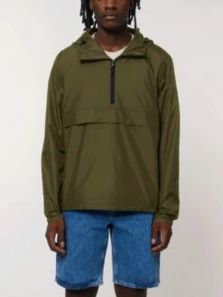 Unisex Pull-Over Jacke Aus Recyceltem Polyester - British Khaki -Grundstoff Verkaufsladen U834 008 4 khakifarbener Windbreaker aus reinem recyceltem Polyester aus PET Flaschen ressourcenschonend vegan 1280x1280