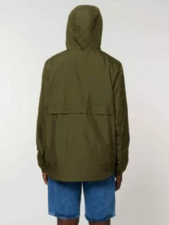 Unisex Pull-Over Jacke Aus Recyceltem Polyester - British Khaki -Grundstoff Verkaufsladen U834 008 6 Ruckansicht Windbreaker aus rec Polyester khaki mit umlaufender Ziernaht wasserabweisend 1280x1280