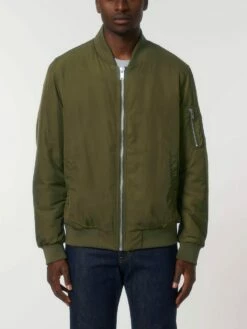 Unisex Bomber Jacke Aus Recyceltem Polyester - British Khaki 13 Unisex Bomber Jacke Aus Recyceltem Polyester - British Khaki -Grundstoff Verkaufsladen U844 008 3 khakifarbene Bomberjacke fuer Sie und Ihn aus reinem Recycelmaterial gefuettert oekofair 1280x1280