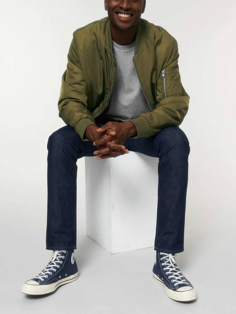 Unisex Bomber Jacke Aus Recyceltem Polyester - British Khaki 6 Unisex Bomber Jacke Aus Recyceltem Polyester - British Khaki – Bild 4