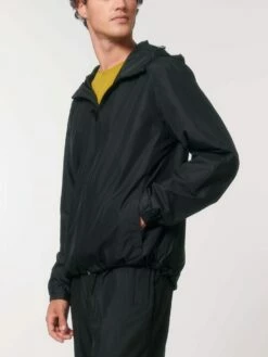 Unisex Windbreaker Aus Recyceltem Polyester - Black -Grundstoff Verkaufsladen U846 002 12 Multifunktions Jacke aus recyceltem Polyester lockere Passform Unisex schwarz 1280x1280