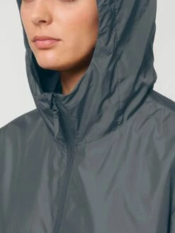Unisex Windbreaker Aus Recyceltem Polyester - Deep Metal -Grundstoff Verkaufsladen U846 080 7 Kapuzenjacke mit verstellbarem Gummizug und Schirm mit versiegelten Naehten Reissverschluss mit Kinnschutz 1280x1280