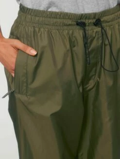 Unisex Multifunktionshose Aus Recyceltem Polyester - British Khaki 25 Unisex Multifunktionshose Aus Recyceltem Polyester - British Khaki -Grundstoff Verkaufsladen U847 008 7 sportliche Funktionshose mit elastischem Bund mit Gummizug und Stoppern und Paspeltaschen mit Reissverschluss 1280x1280