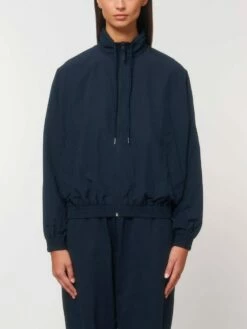 Leichte Unisex Jacke Aus Recyceltem Nylon - French Navy -Grundstoff Verkaufsladen U849 727 3 Urban Jacket aus reinem Recycelmaterial navy 1280x1280