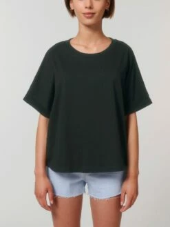Rolled Sleeve T-Shirt Aus Bio-Baumwolle - Black 10 Rolled Sleeve T-Shirt Aus Bio-Baumwolle - Black -Grundstoff Verkaufsladen W089 002 03 frauen shirt oversized fair reine biobaumwolle fm front 1280x1280
