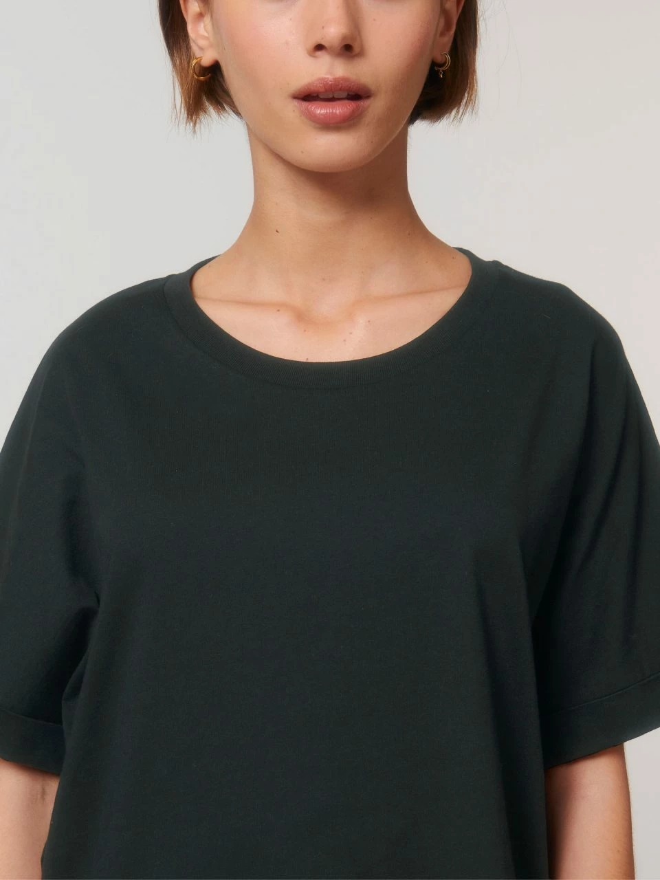 Rolled Sleeve T-Shirt Aus Bio-Baumwolle - Black 7 Rolled Sleeve T-Shirt Aus Bio-Baumwolle - Black – Bild 5