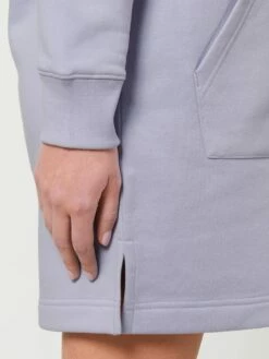 Sweatshirt-Kleid Mit Kapuze Aus Bio-Baumwolle - Lavender -Grundstoff Verkaufsladen W143 063 oekofaire Mode legere Passform Hoodie Kleid Detail Seitenschlitz im Saum mit Kaengurutasche Bio BAumwolle mit rec Polyester 1280x1280