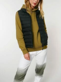 Steppweste Aus Recyceltem Polyester - Black 7 Steppweste Aus Recyceltem Polyester - Black -Grundstoff Verkaufsladen W838 002 3 stylische Steppweste aus reinem Recycelmaterial oekofair und vegan 1280x1280