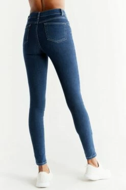 Skinny Fit Jeans Aus Bio-Baumwolle - Lapis Blue -Grundstoff Verkaufsladen WD1014 231 skinny blue jeans vegan umweltschonend lapis blue back 1280x1280